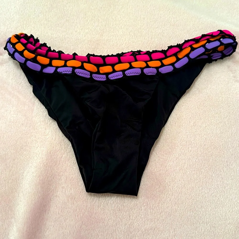 π BEACH BUNNY BIKINI BOTTOM. NEON & BLACK - Picture 3 of 6